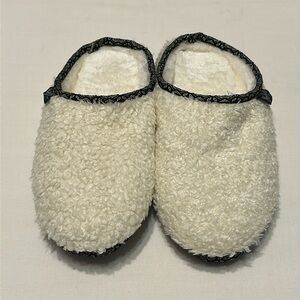 Woolrich Whitecap Mule (Creampuff) Women’s Slippers Size 9